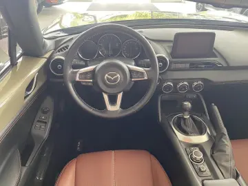 MAZDA MX-5 2.0 Kazari 184 LEDER NAVI BOSE MATRIX