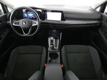 VW Golf VIII 2.0 TSI 4Motion DSG Style  LED Navi Pa