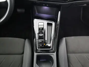 VW Golf VIII 2.0 TSI 4Motion DSG Style  LED Navi Pa