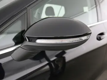 VW Golf VIII 2.0 TSI 4Motion DSG Style  LED Navi Pa