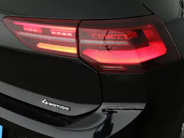 VW Golf VIII 2.0 TSI 4Motion DSG Style  LED Navi Pa