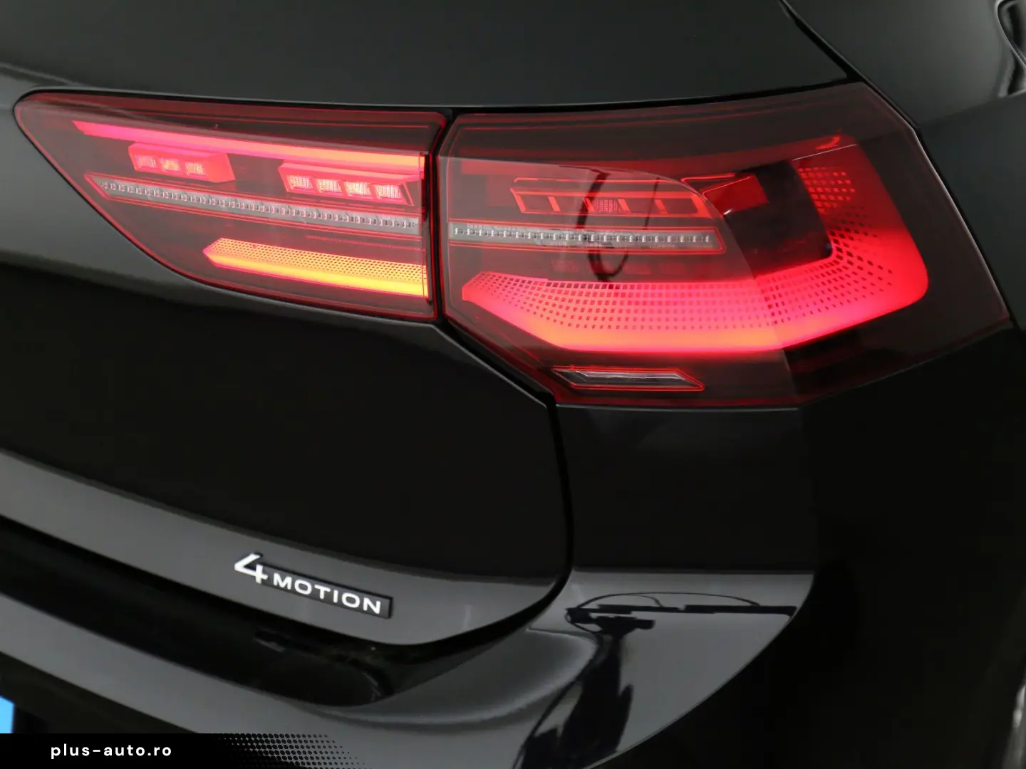 VW Golf VIII 2.0 TSI 4Motion DSG Style  LED Navi Pa