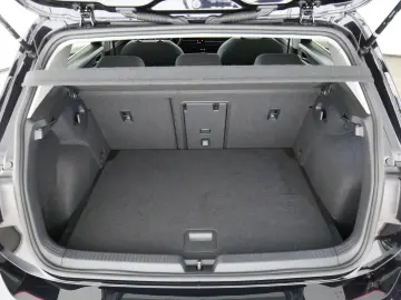 VW Golf VIII 2.0 TSI 4Motion DSG Style  LED Navi Pa