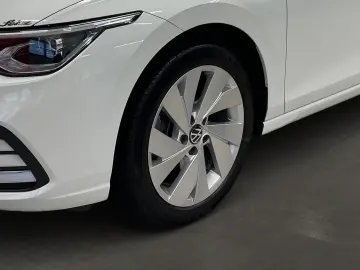 VW Golf VIII 2.0 TSI 4M Style  LED KAMERA NAVI SITZ