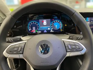 VW Golf VIII 2.0 TSI 4M Style  LED KAMERA NAVI SITZ