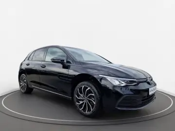 VW Golf VIII 2.0 TDI DSG 4MOTION Life   ACC   LED