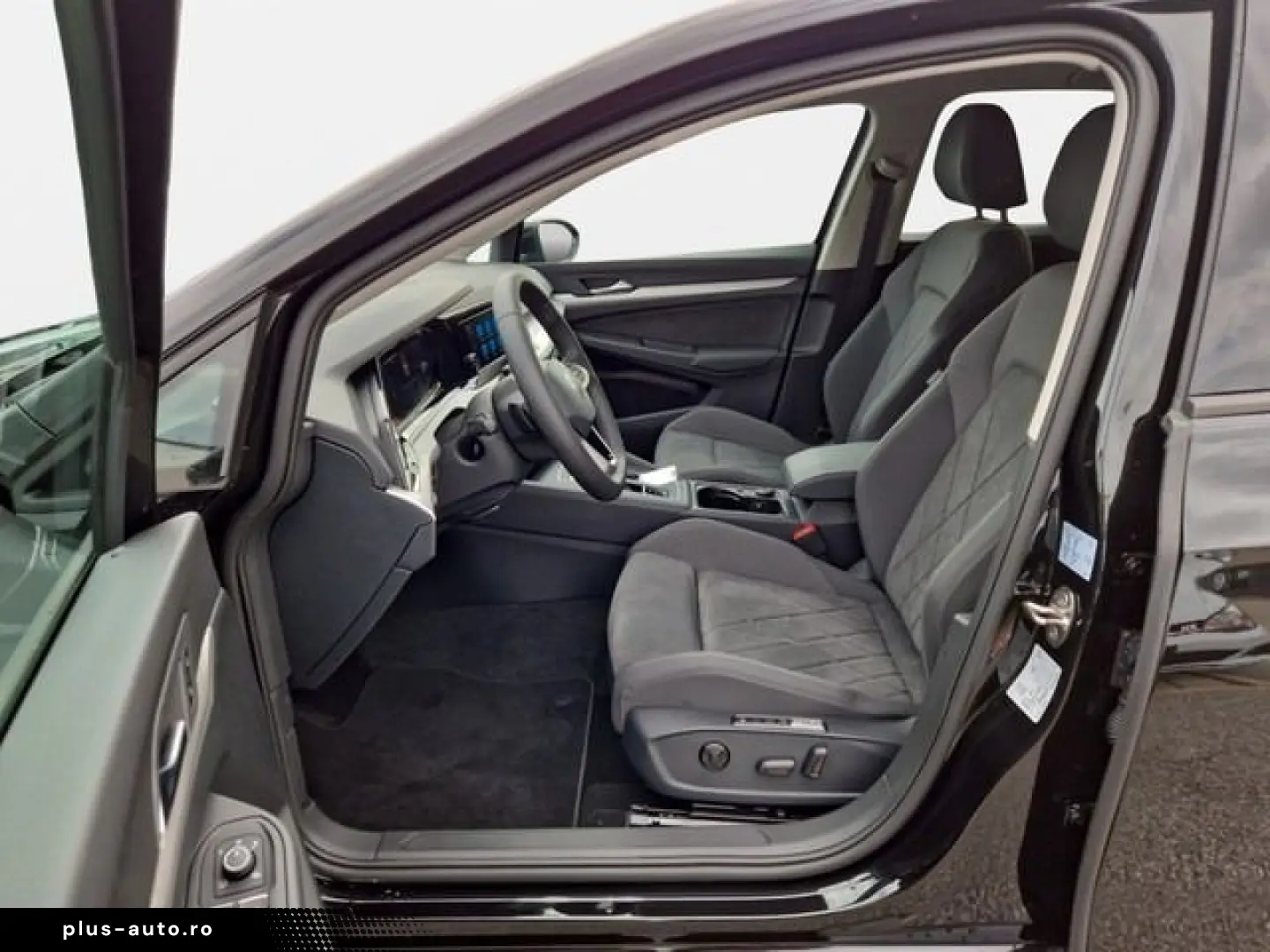 VW Golf VIII 2.0 TDI DSG 4MOTION Life   ACC   LED