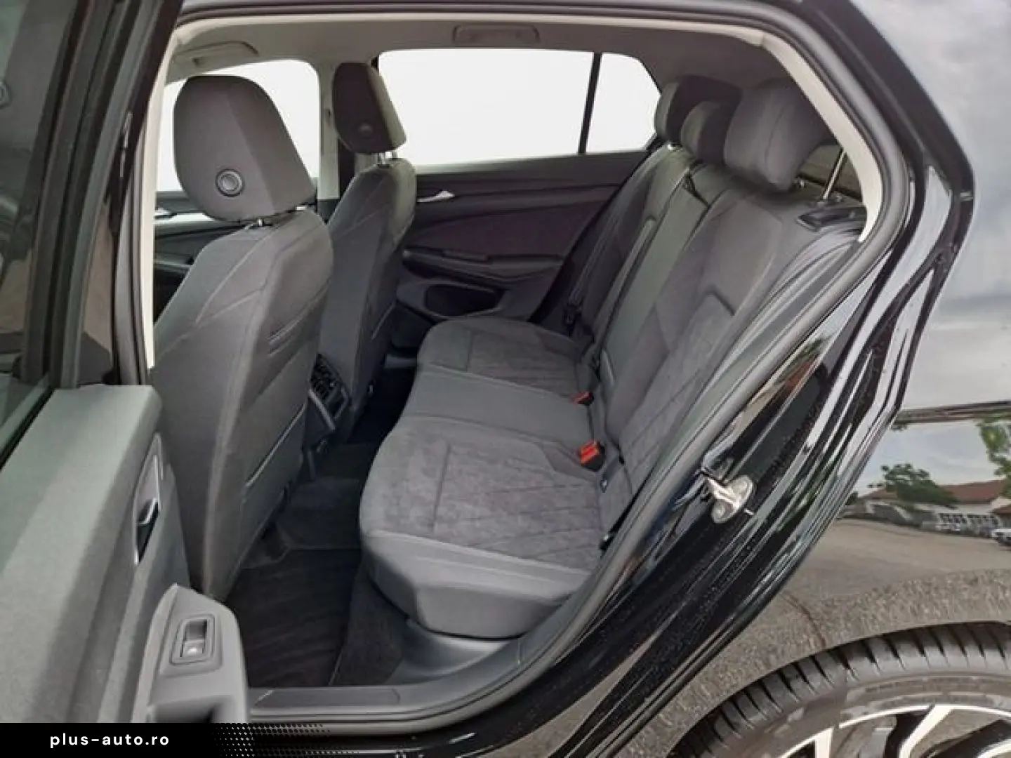 VW Golf VIII 2.0 TDI DSG 4MOTION Life   ACC   LED