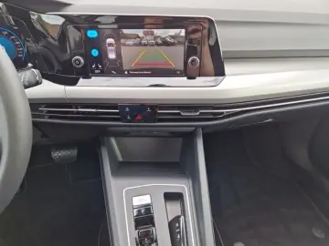 VW Golf VIII 2.0 TDI DSG 4MOTION Life   ACC   LED