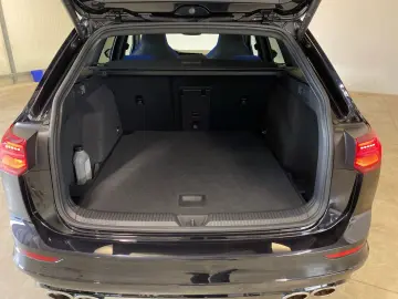 VW Golf VIII Variant  R  4M  Black Style AHK DCC IQ