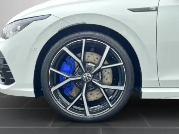 VW Golf VIII R 2.0 TSI  DSG  4MOTION   V-MAX   PERF