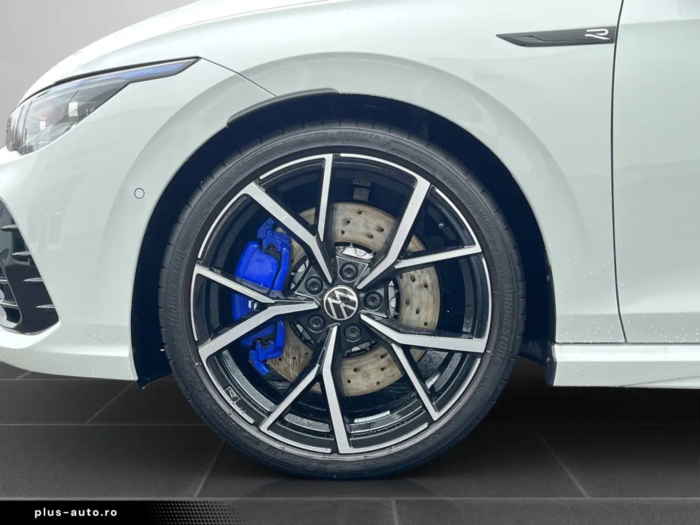 VW Golf VIII R 2.0 TSI  DSG  4MOTION   V-MAX   PERF