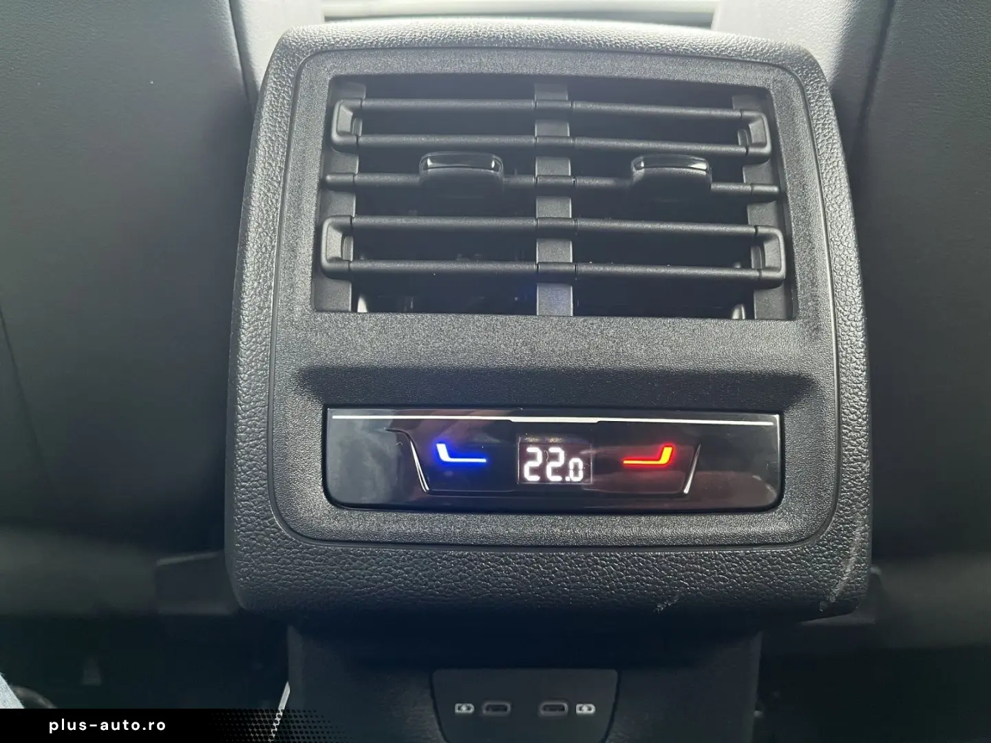 VW Golf VIII R 2.0 TSI  DSG  4MOTION   V-MAX   PERF