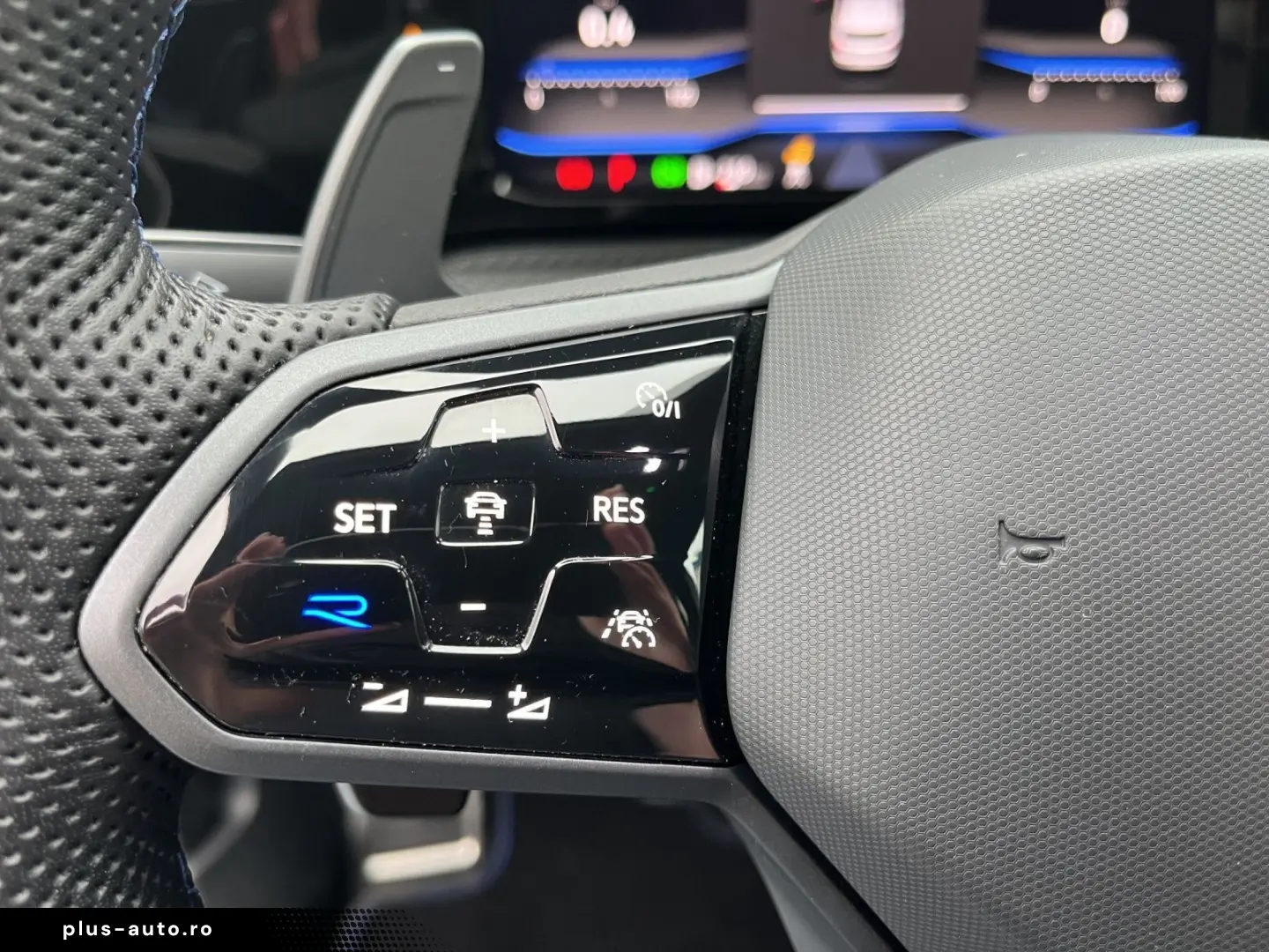 VW Golf VIII R 2.0 TSI  DSG  4MOTION   V-MAX   PERF