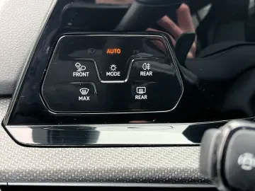 VW Golf VIII R 2.0 TSI  DSG  4MOTION   V-MAX   PERF