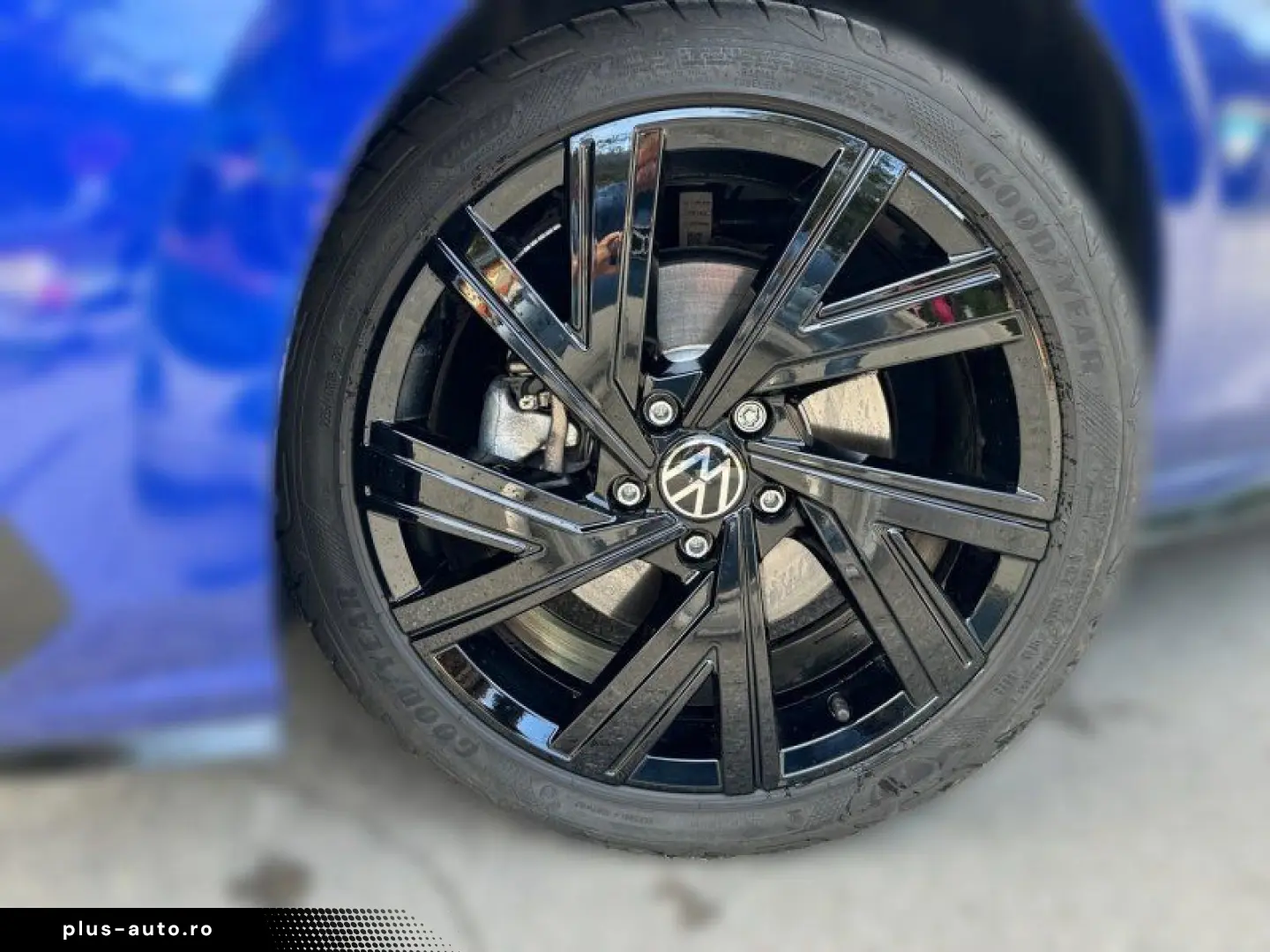 VW Golf VIII 2.0 TSI R-Line 4Motion PANODACH AHK LE