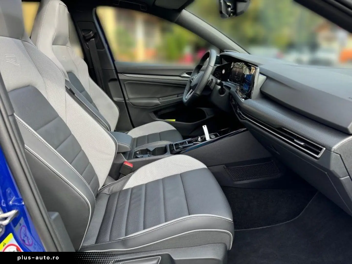 VW Golf VIII 2.0 TSI R-Line 4Motion PANODACH AHK LE