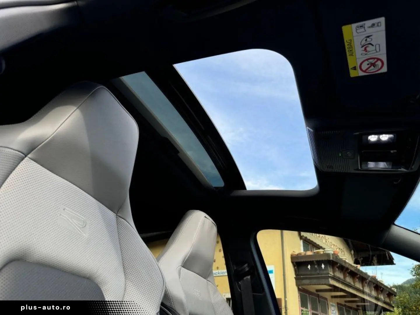 VW Golf VIII 2.0 TSI R-Line 4Motion PANODACH AHK LE