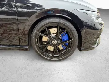 VW Golf VIII R 2.0 TSI 4MOTION 7-DSG AKP PANO HARMA