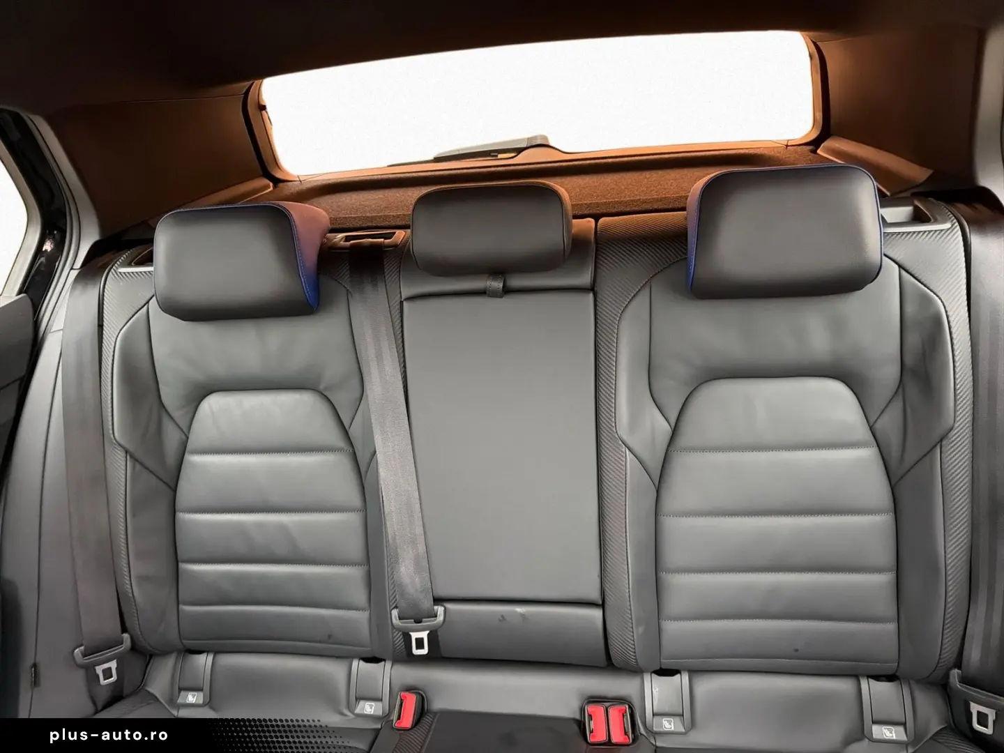 VW Golf VIII R 2.0 TSI 4MOTION 7-DSG AKP PANO HARMA