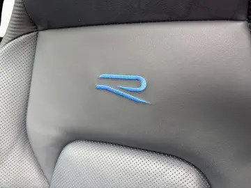 VW Golf VIII R 2.0 TSI 4MOTION 7-DSG AKP PANO HARMA