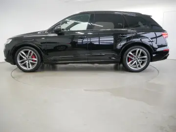 AUDI Q7 55 TFSI quattro
