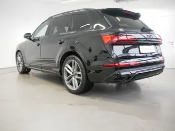 AUDI Q7 55 TFSI quattro