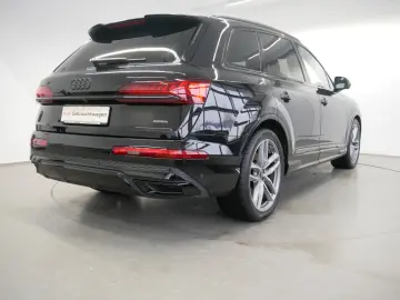 AUDI Q7 55 TFSI quattro