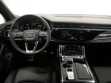 AUDI Q7 55 TFSI quattro