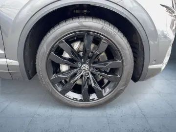 VW Touareg Atmosphere eHybrid AHK Pano Matrix Luft