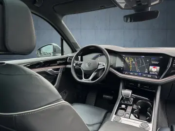 VW Touareg Atmosphere eHybrid AHK Pano Matrix Luft