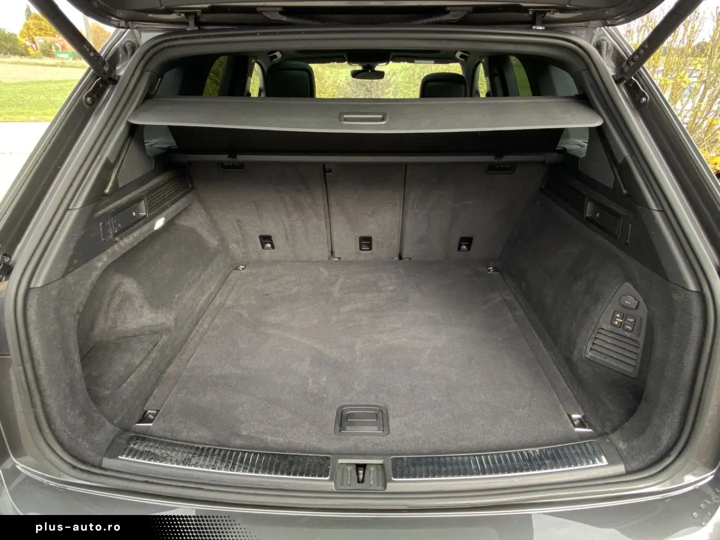 VW Touareg 3.0 TDI Tiptronic 4-MOTION R-Line 19  MA