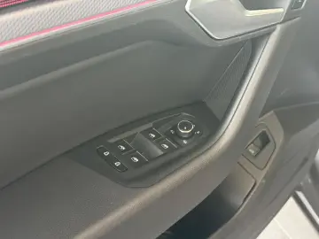 VW Touareg R-Line 4Motion 3.0 TSI Pano LED Head-Up