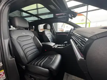 VW Touareg R-Line 4Motion 3.0 TSI Pano LED Head-Up