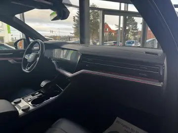 VW Touareg R-Line 4Motion 3.0 TSI Pano LED Head-Up