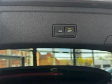 VW Touareg R-Line 4Motion 3.0 TSI Pano LED Head-Up