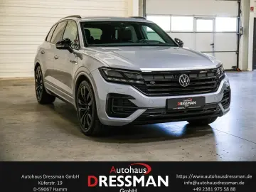 VW Touareg R-Line 4M. ACC HuD DYN LUFT PANO MATRIX