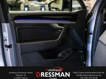 VW Touareg R-Line 4M. ACC HuD DYN LUFT PANO MATRIX