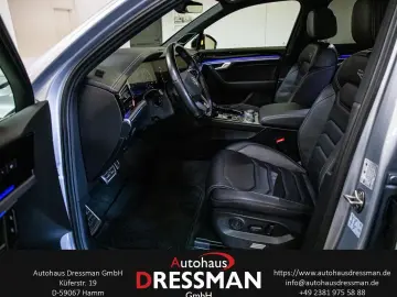 VW Touareg R-Line 4M. ACC HuD DYN LUFT PANO MATRIX