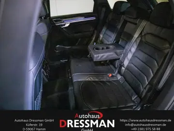 VW Touareg R-Line 4M. ACC HuD DYN LUFT PANO MATRIX