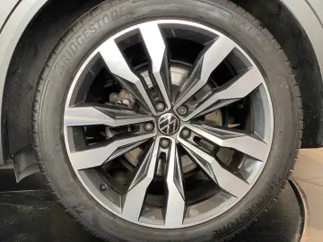 VW Touareg 3.0 TDI R-Line Memory Sthz Luftf ACC AHK