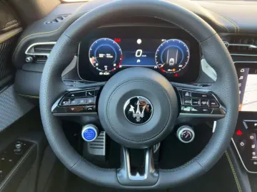 MASERATI Grecale Trofeo V6 530HP AWD MY24 -Carbon -Klima