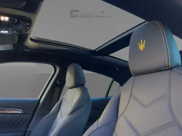 MASERATI Grecale Trofeo V6 530HP AWD MY24 -Carbon -Klima