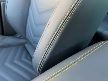 MASERATI Grecale Trofeo V6 530HP AWD MY24 -Carbon -Klima