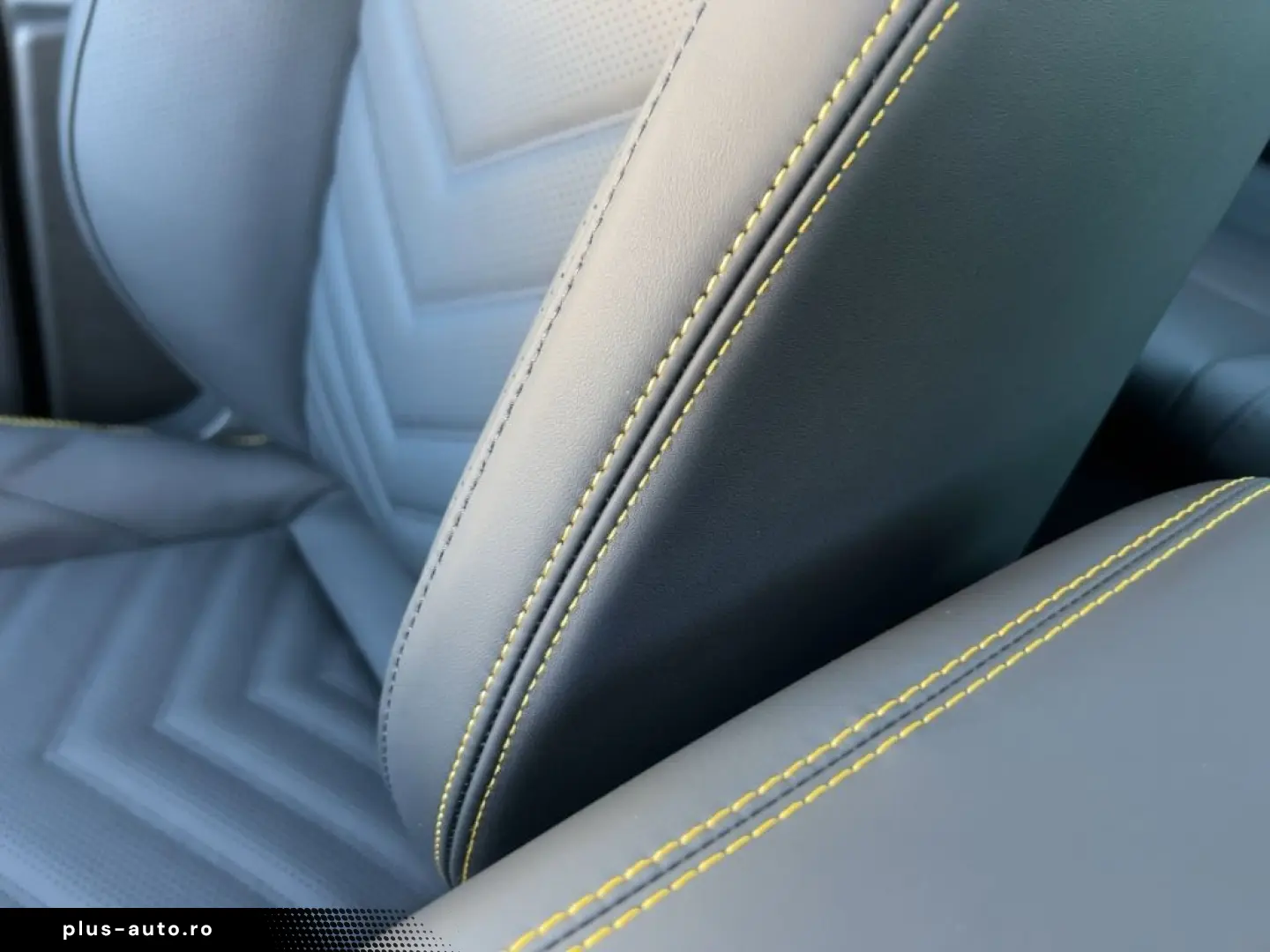 MASERATI Grecale Trofeo V6 530HP AWD MY24 -Carbon -Klima