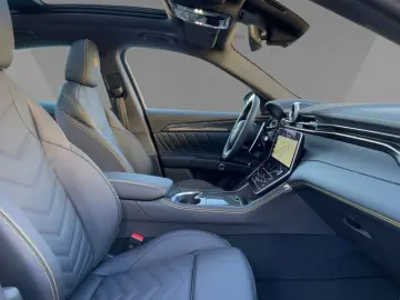 MASERATI Grecale Trofeo V6 530HP AWD MY24 -Carbon -Klima