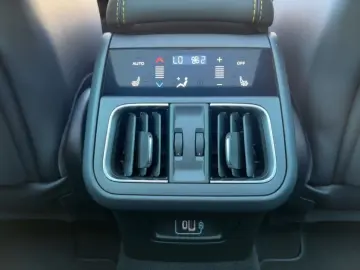 MASERATI Grecale Trofeo V6 530HP AWD MY24 -Carbon -Klima