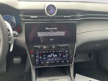 MASERATI Grecale GT Pano Winter-Paket 360  Kamera