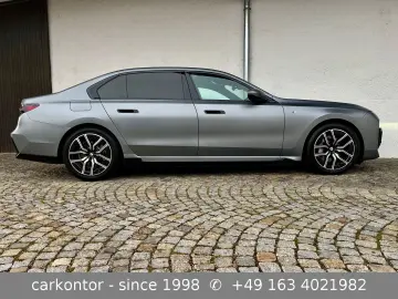 BMW 750e xDr  M SPORTPAKET FROZEN GREY BELÜFT 2025