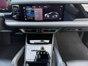 PORSCHE Cayenne Coupe Clubleder HAL Bose SWA HD